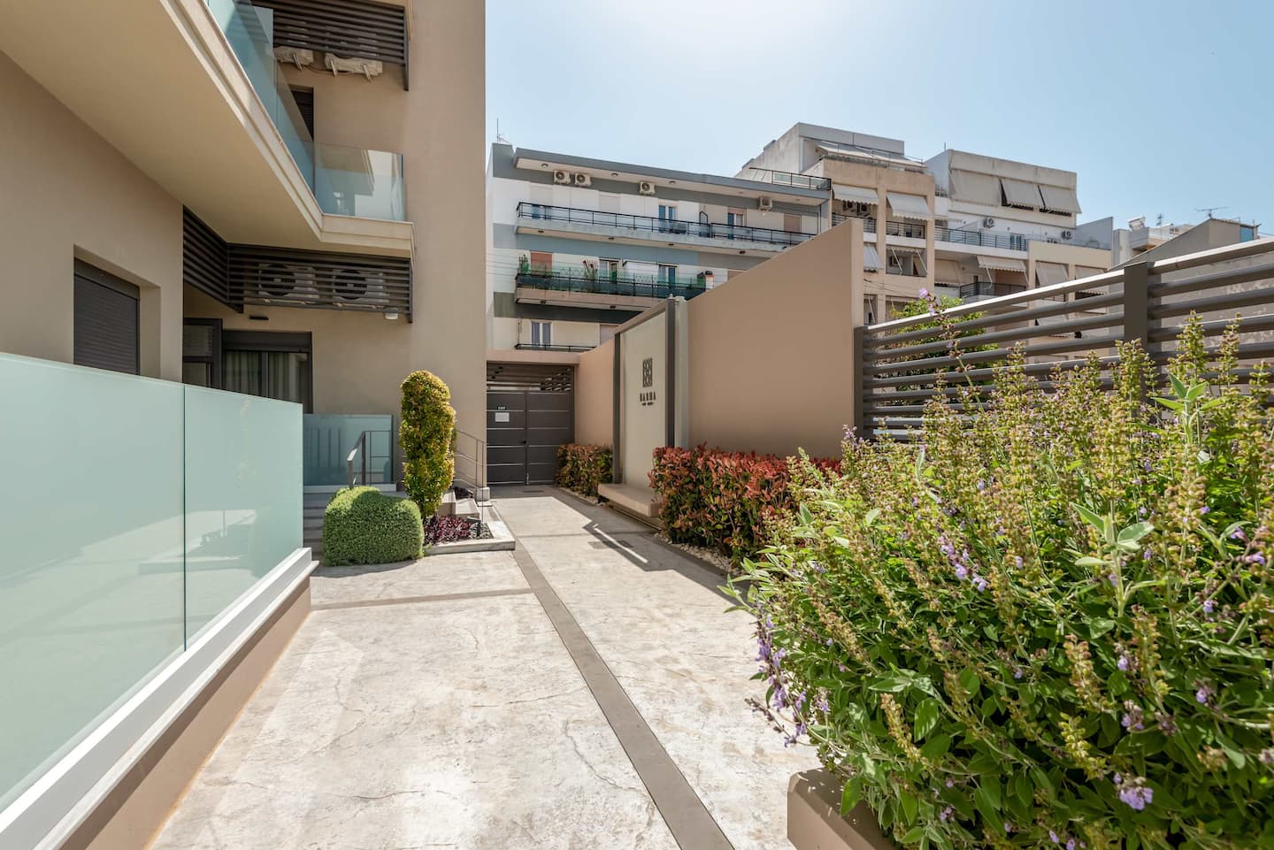 e048b876-b397-434f-9c10-aa502b6c770a