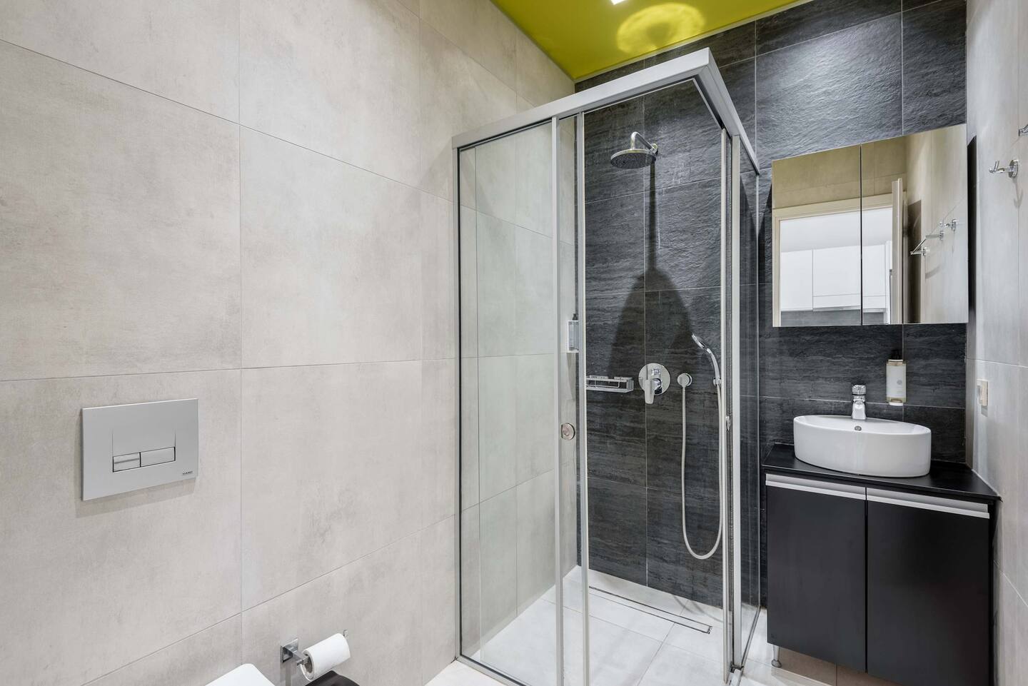 dca203d0-d384-438e-834f-1ba3135fe889